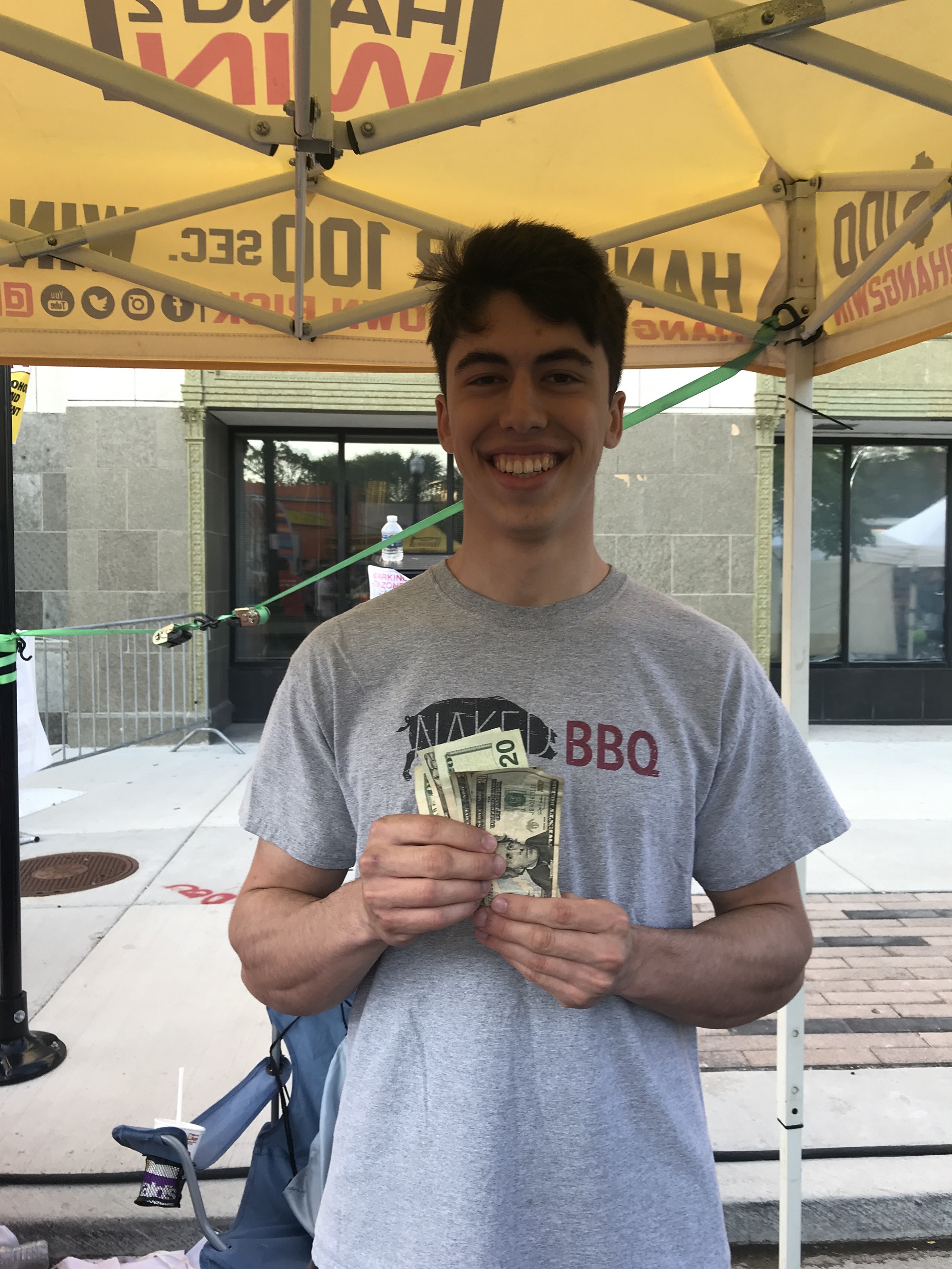 Hang Challenge participant at a Hang2Win event