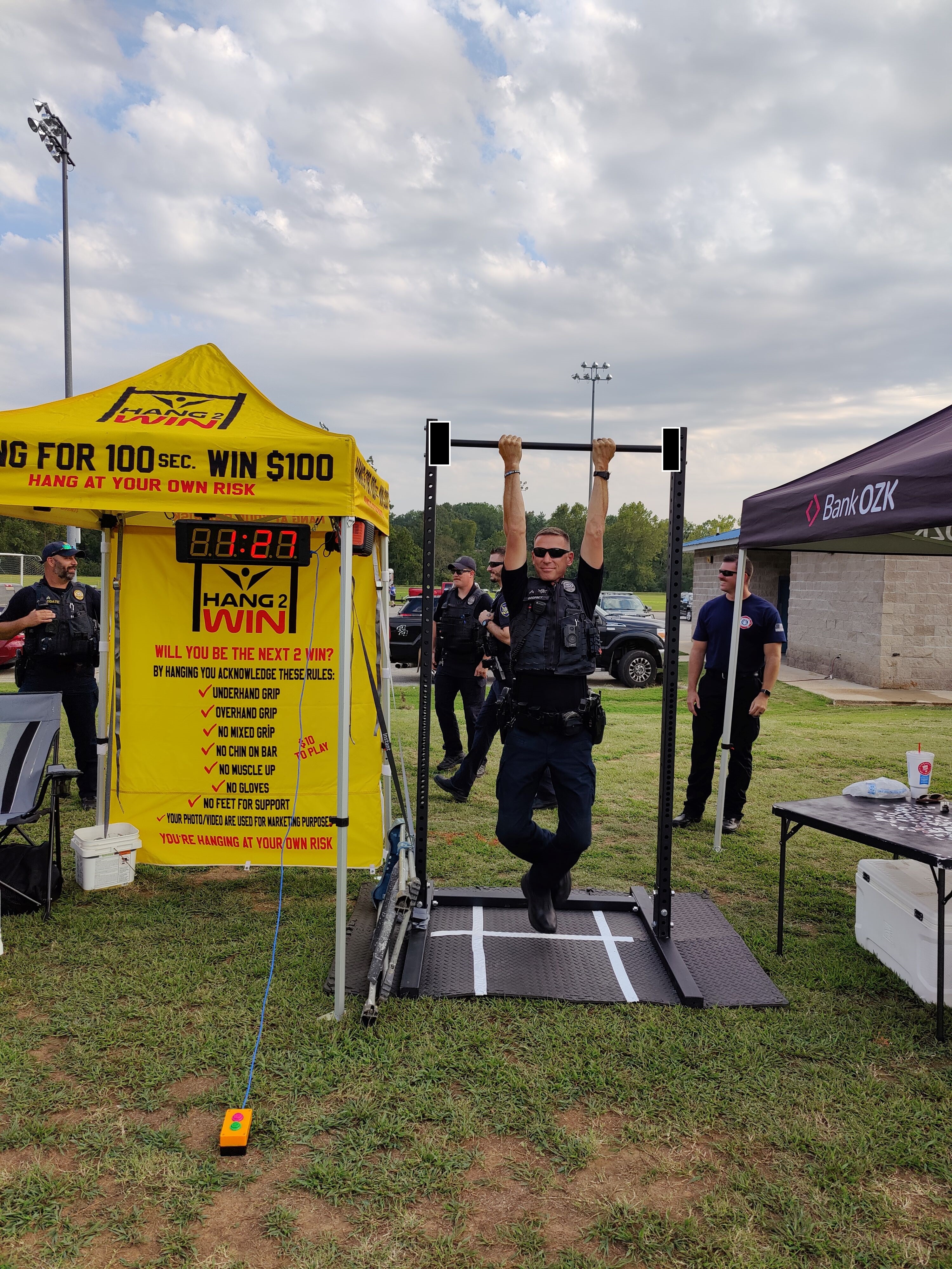 Hang Challenge participant at a Hang2Win event