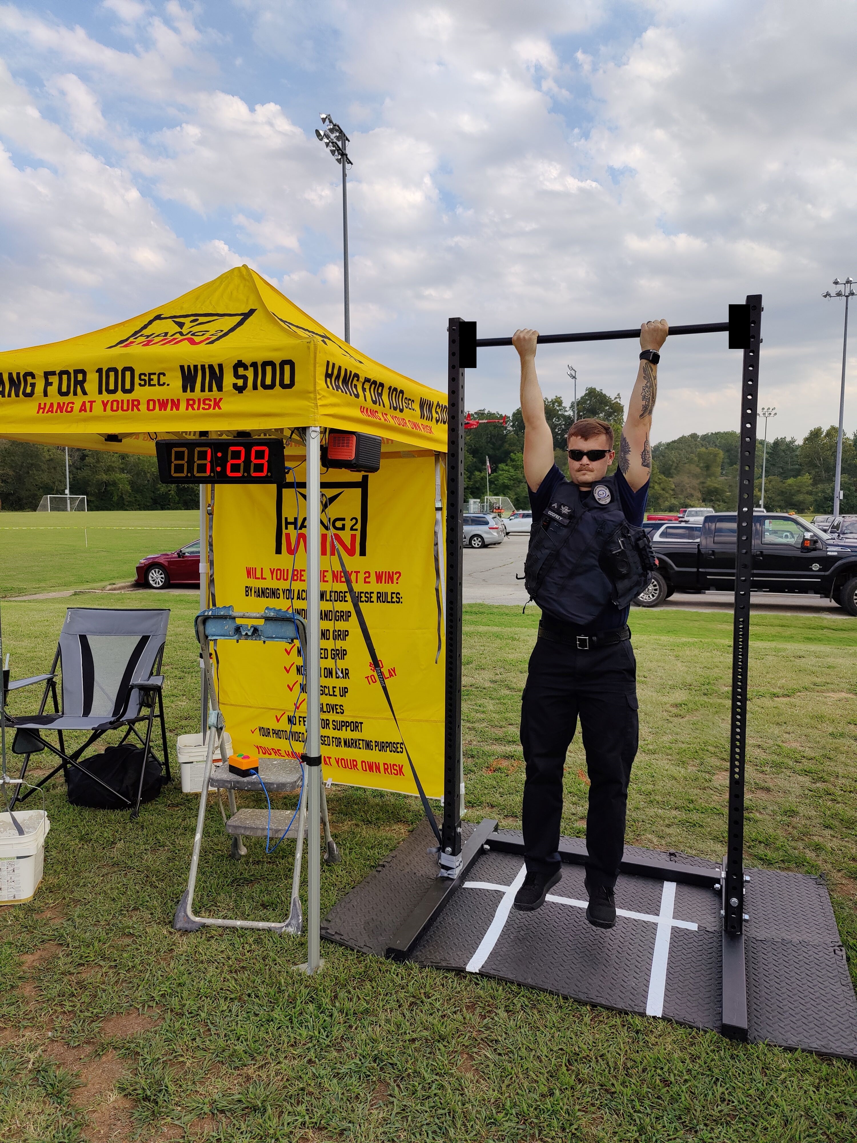 Hang Challenge participant at a Hang2Win event
