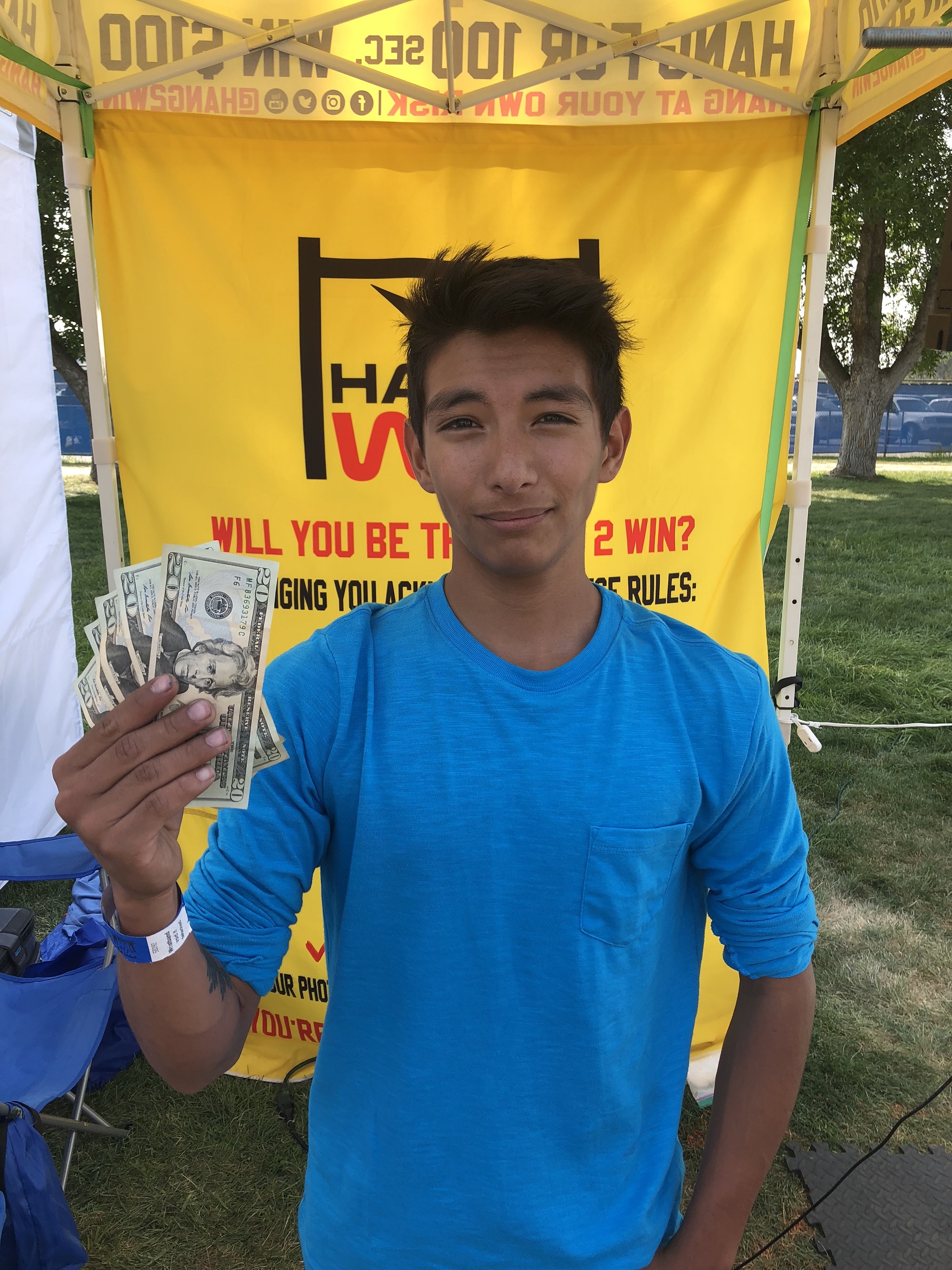 Hang Challenge participant at a Hang2Win event