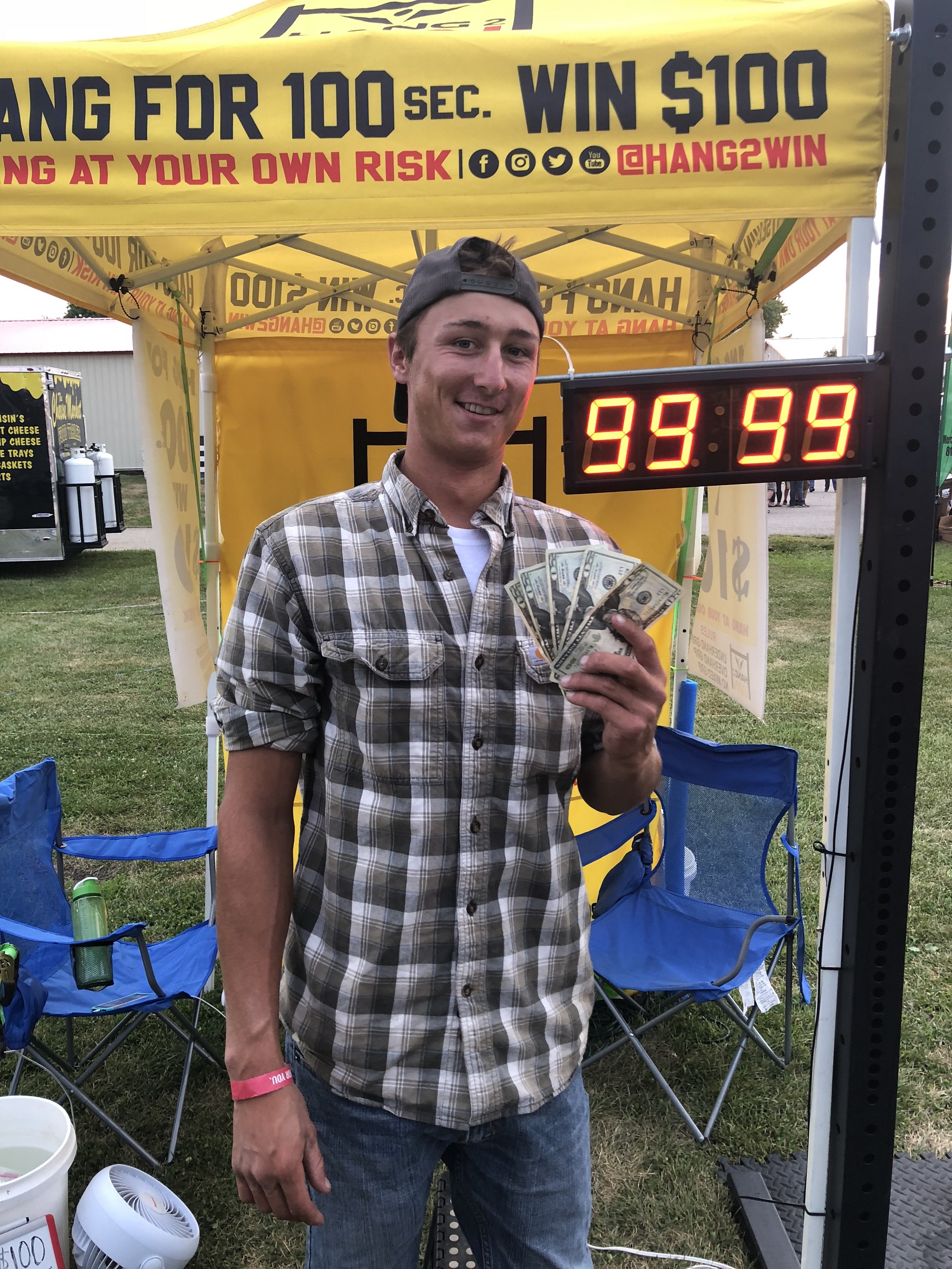 Hang Challenge participant at a Hang2Win event